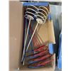 Image 2 : 2 STICK AND SIP LAWN BEVERAGE HOLDER 6 PACKS