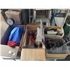 Image 1 : 4 BOXES OF ASSORTED HOUSEHOLD AND KITCHEN ITEMS