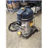 Image 2 : MASTERVAC STAINLESS SHOP VAC WITH HOSE