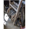 Image 2 : SUNCAST HOSE REEL WITH HOSE
