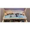 Image 2 : JEWELRY BOX WITH CONTENTS