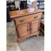 Image 2 : 2 VILAS MAPLE NIGHTSTANDS