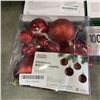 Image 2 : 2 XMAS LIGHTS 300PK, 100 AND 50 PACK WITH RED DECORATIVE BALLS