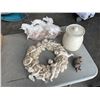Image 2 : BOX OF CERAMIC HORSES