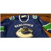 Image 2 : VANCOUVER CANUCKS ROBERTO LUONGO JERSEY SIZE XXL