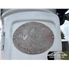 Image 9 : ANTIQUE GILBERT AND BARKER MODEL 177 GAS PUMP
