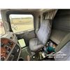 Image 8 : 2008 PETERBILT 365 TRI DRIVE SLEEPER GRAIN TRUCK