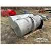 Image 4 : (2) ALUMINUM TRUCK FUEL TANKS