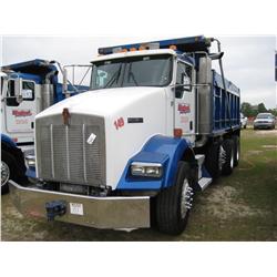 2007 KENWORTH T800B TRI-AXLE DUMP