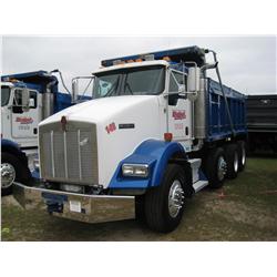 2007 KENWORTH T800B TRI-AXLE DUMP