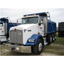 2007 KENWORTH T800B TRI-AXLE DUMP