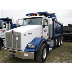 2005 KENWORTH T800B TRI-AXLE DUMP