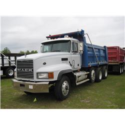 2000 MACK CL713 TRI-AXLE DUMP
