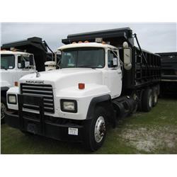 1996 MACK RD690S TRI-AXLE DUMP