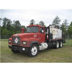 1994 MACK RD690S T/A FUEL & LUBE TRUCK