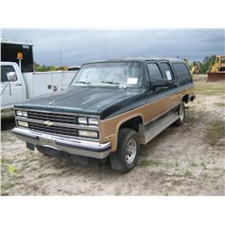 1990 CHEVROLET SUBURBAN 1500 4X4