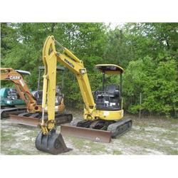 KOMATSU PC35MR HYDRAULIC EXCAVATOR