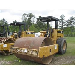 CAT CS-563 VIBRATORY ROLLER
