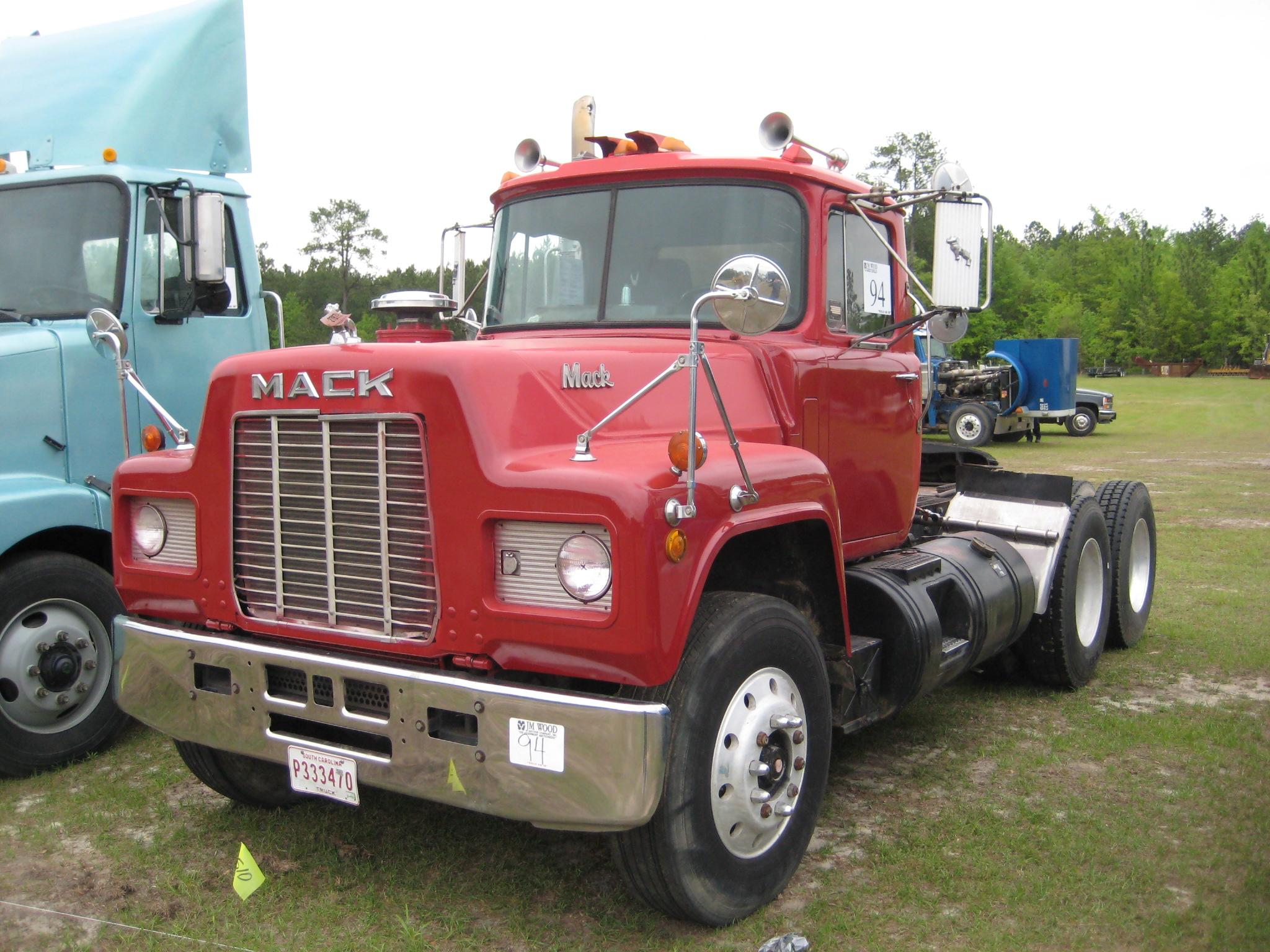 1988 MACK R688ST T/A TRUCK TRACTOR