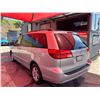 Image 2 : 2005 TOYOTA SIENNA