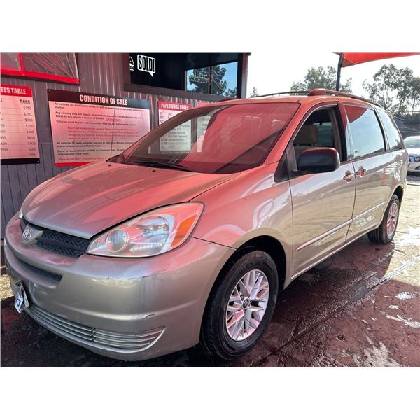 2005 TOYOTA SIENNA