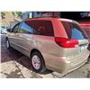 Image 2 : 2005 TOYOTA SIENNA