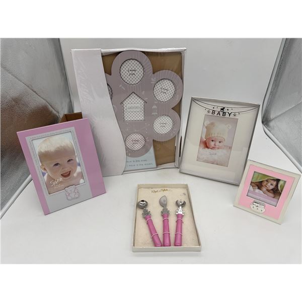 Baby - Pink - 3 frames, Ferris Wheel photos 0-1 yr, utensil set
