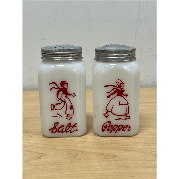 Vintage Hazel Atlas Dutch Skaters Salt & Pepper Shakers 4.5"