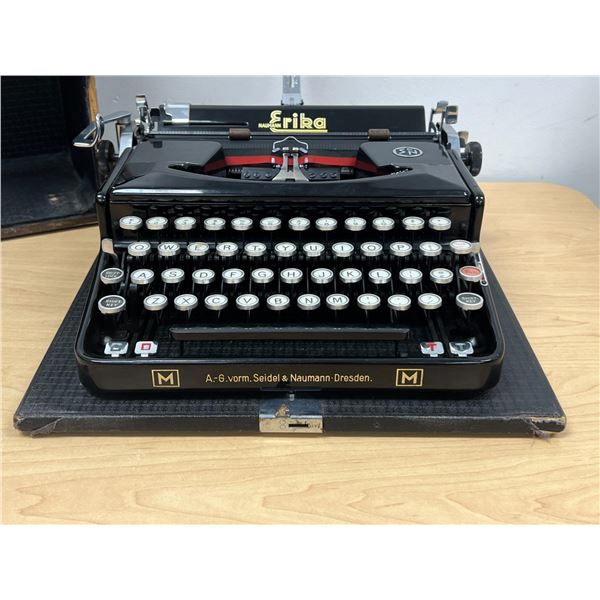 Amazing Erika M Typewriter - Seidel & Naumann (Germany) - not tested, see all photos