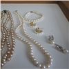 Image 4 : High end vintage Pearl jewelery lot - see description and photos