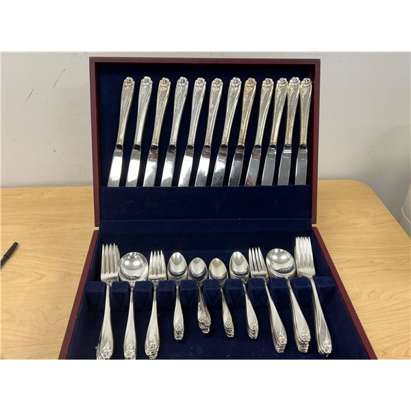 72 Pcs 1847 Rogers Bros. "Daffodil" Cutlery in box - see all photos