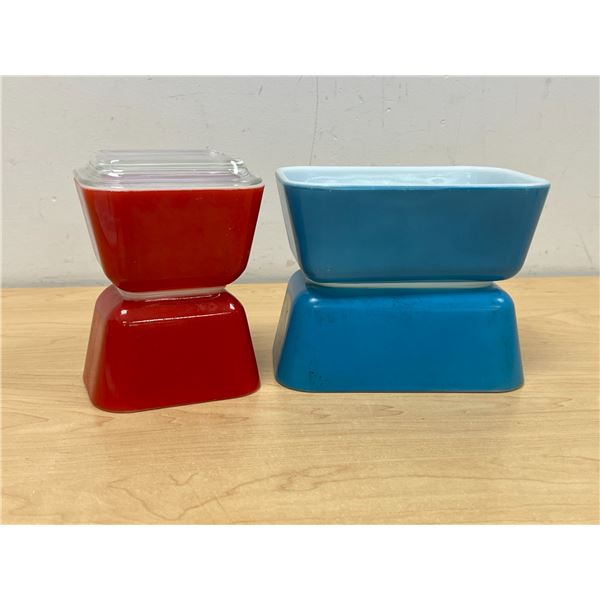 4 Pyrex Fridge Dishes - one has lid - see all photos