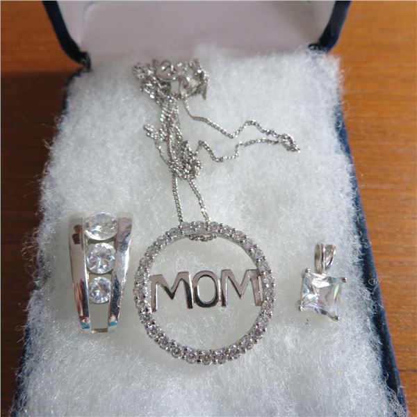 925 Silver MOM Pendant on 925 silver chain.  Also comes with 2 other 925 pendants