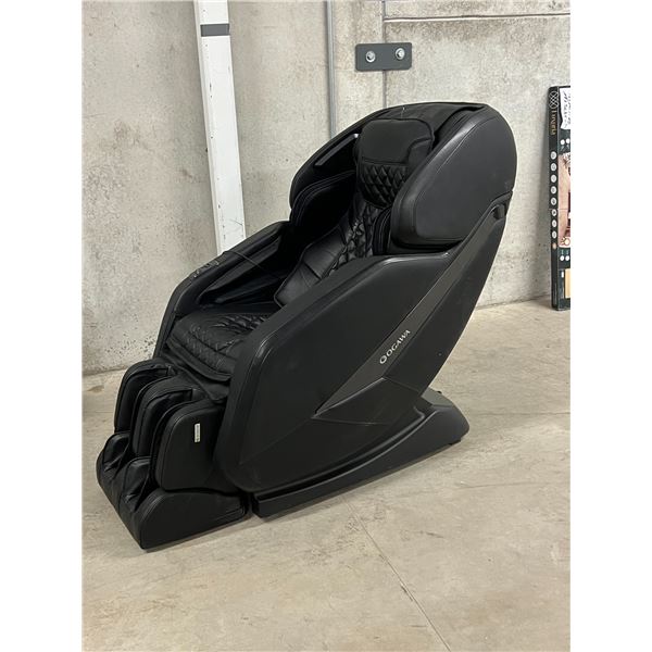 Ogawa 3D Retreat Massage Chair (see photos and description for model and details)