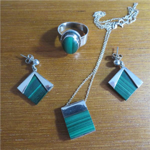 Stunning and vibrant Malachite and silver jewelery set - see photos/description