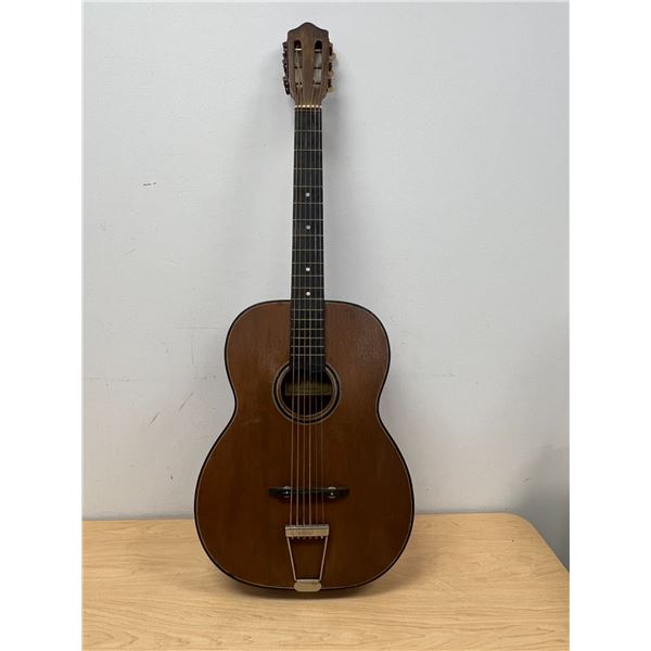 Thomas Excelsior Guitar - approx: 38.5 x 14.25" see all photos