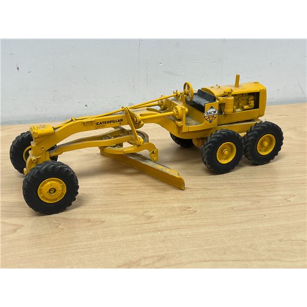 Caterpillar Die-Cast Grader Made in USA 12.5" long