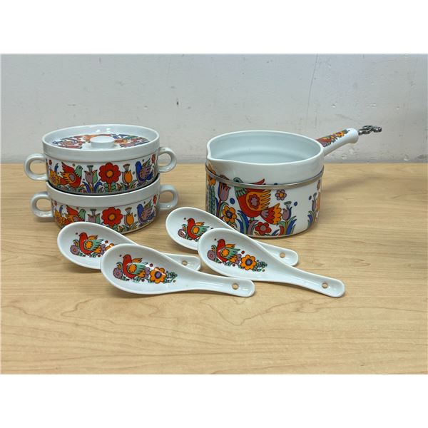 Royal Crown "Paradise" Saucepan with Lidded Bowls & Spoons - see photos for details