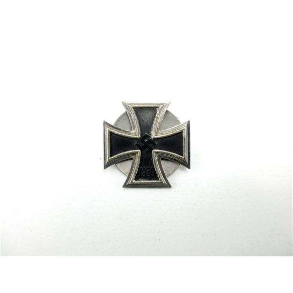 WWII GERMAN IRON CROSS 1ST CLASS MEDAL