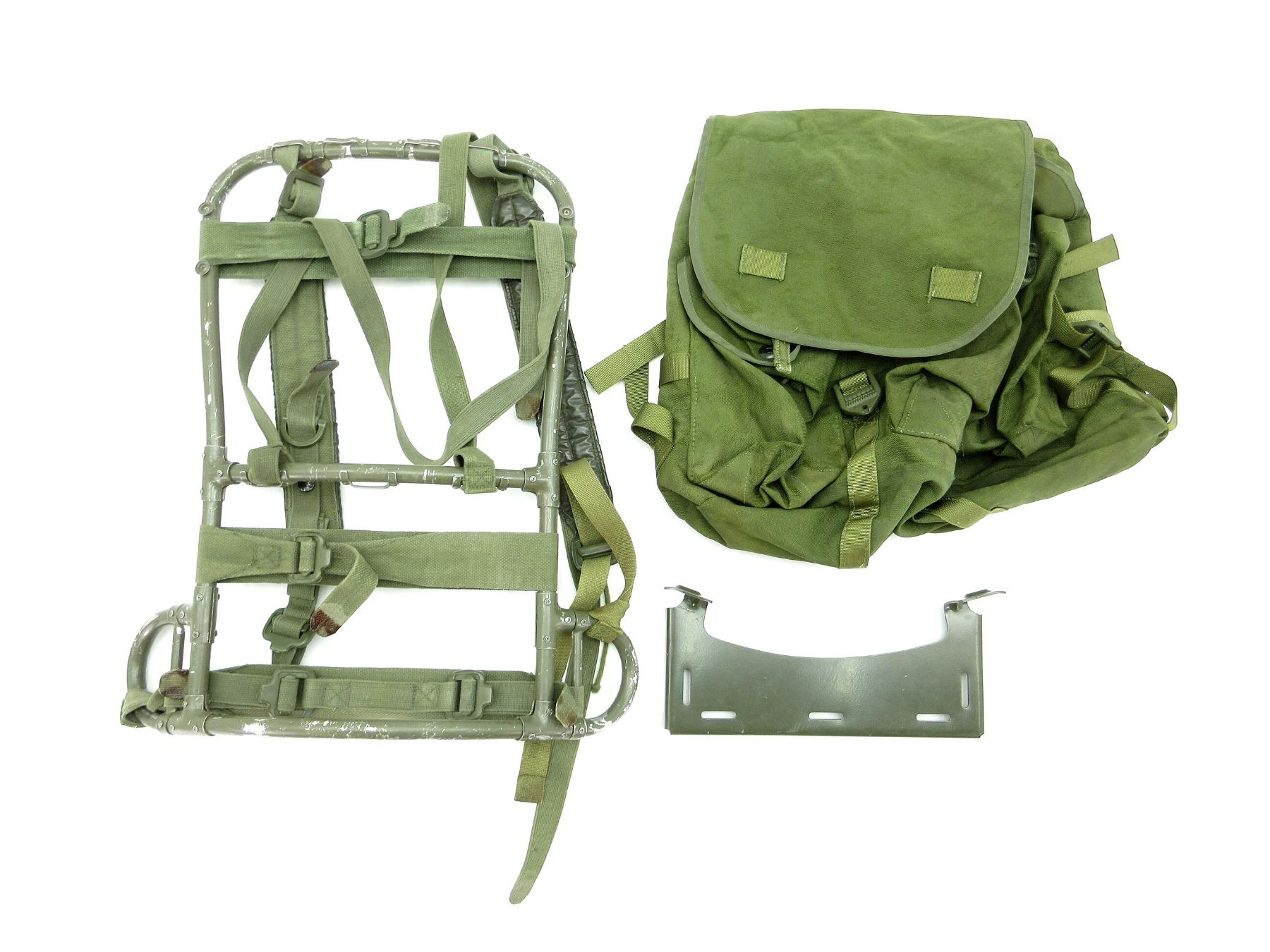 C2 Ruck Frame CANADIAN MILITARY C2 RUCKSACK - Switzer's Auction & Appraisal Service