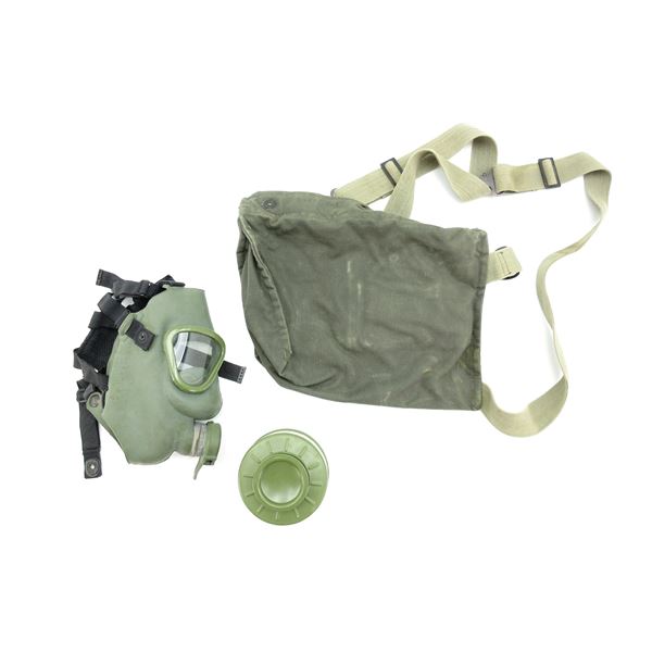 YUGOSLAVIAN M-59 GAS MASK KIT