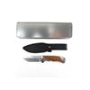 Image 2 : WINCHESTER SIGNATURE SERIES FIXED BLADE HUNTING KNIFE WITH DISPLAY TIN LOT