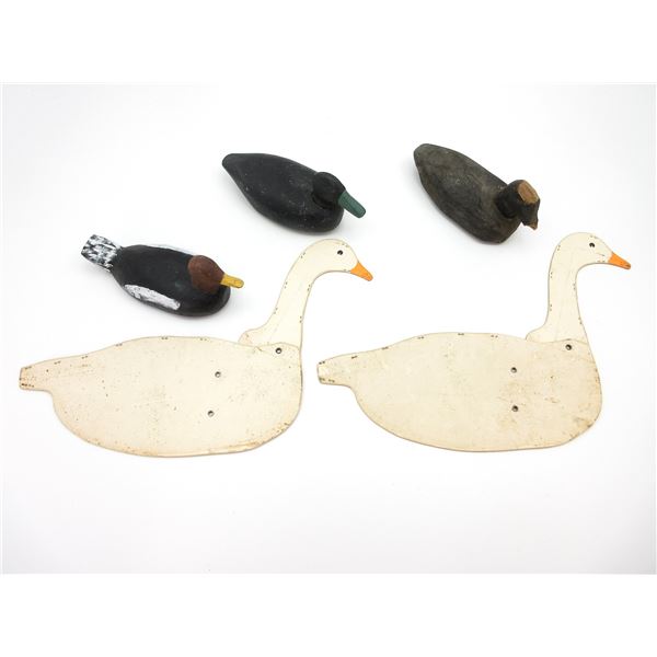 ASSORTED DUCK / GEESE DECOYS LOT