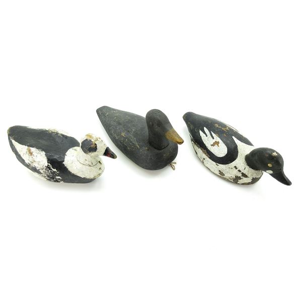 ASSORTED WOODEN DUCK DECOYS LOT