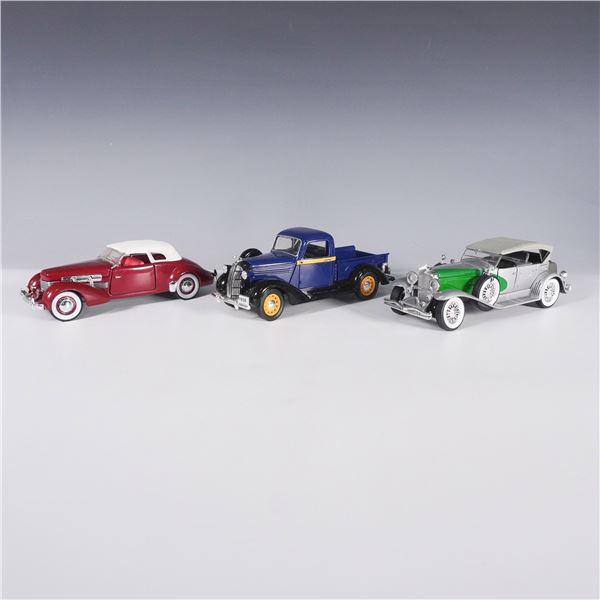 3pc Signature Model Car Lot, 1937 Cord, 1936 Dodge, 1934 Duesenberg