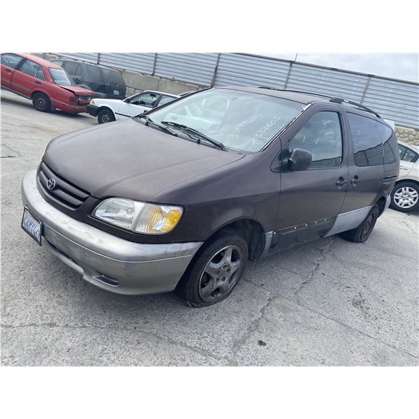 2001 Toyota Sienna