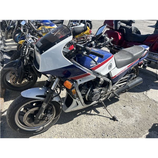 1985 Honda VF700F (Interceptor)