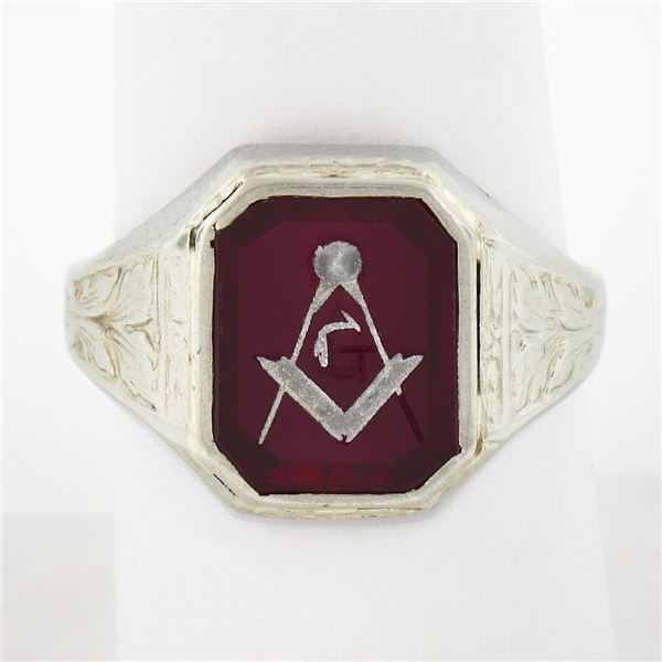 Antique 10K White Gold Bezel Set Red Stone w/ Detailed Sides Masonic Band Ring