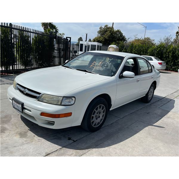 NISS MAXIMA 1999 T-DONATION