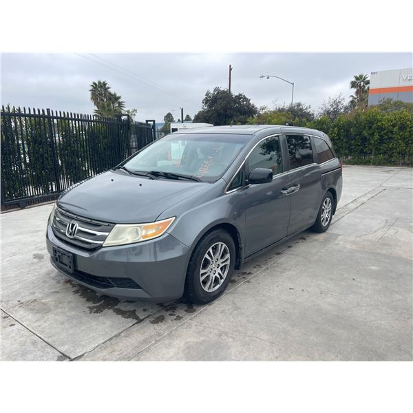 HOND ODYSSEY 2013 O/S TITLE 2 DAYS